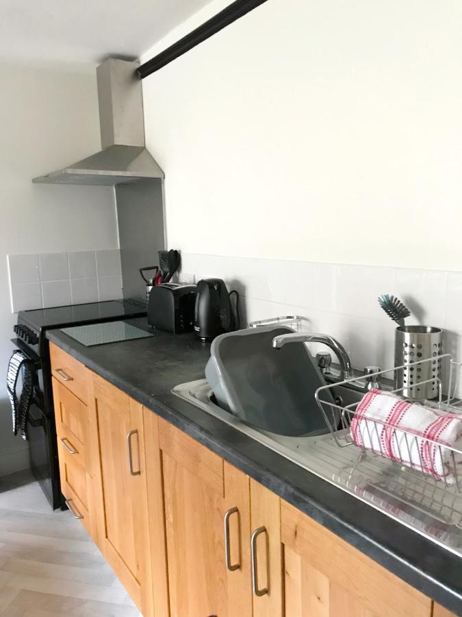 The Beach Hut - 1 Bedroom Apartment Near The Beach Bournemouth Buitenkant foto